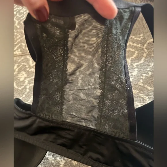 Cacique black racer back front close bra 38D - Picture 5 of 6